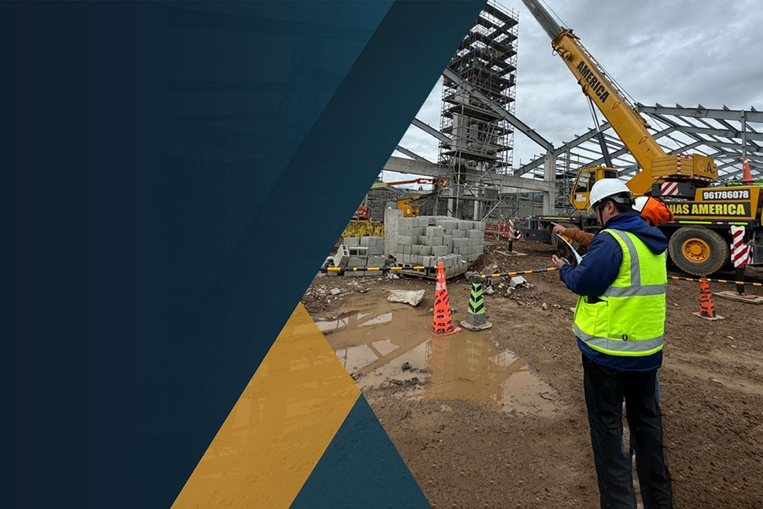 Soluciones [teal]técnicas[/teal] \nObras que [gold]trasciende.[/gold]